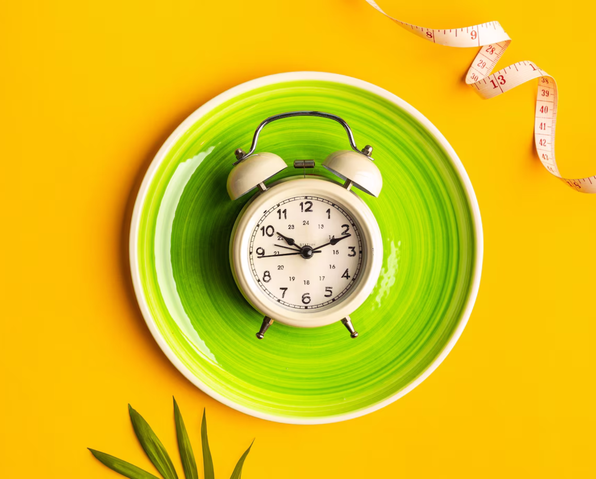 composition-with-plate-alarm-clock-measuring-tape-colored-background-diet-concept-weight-loss-plan-copy-space_127032-2213